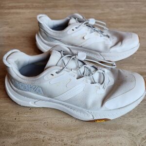 Hoka Women’s White Transport Shoe - US 7